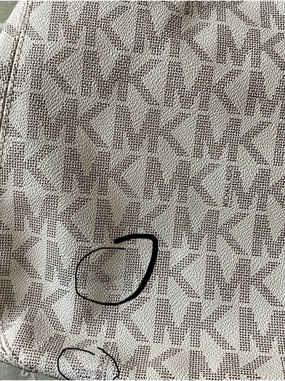 Michael Kors Beige/White Logo Shoulder Hobo with Gold Hardware - Picture 10 of 16